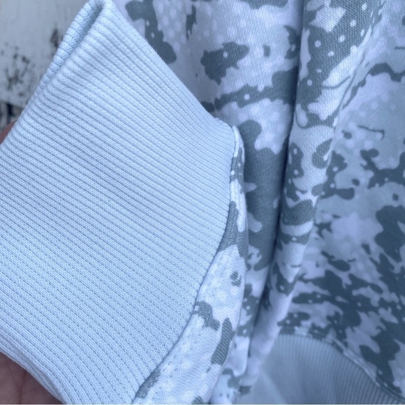 NWOT Under Armor Thin Fleece Slouchy Pullover - Picture 3 of 4